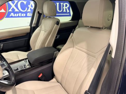 Used 2017 Land Rover Discovery HSE AWD/4WD image 53