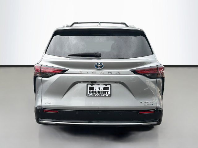 Used 2024 Toyota Sienna Platinum AWD/4WD image 6
