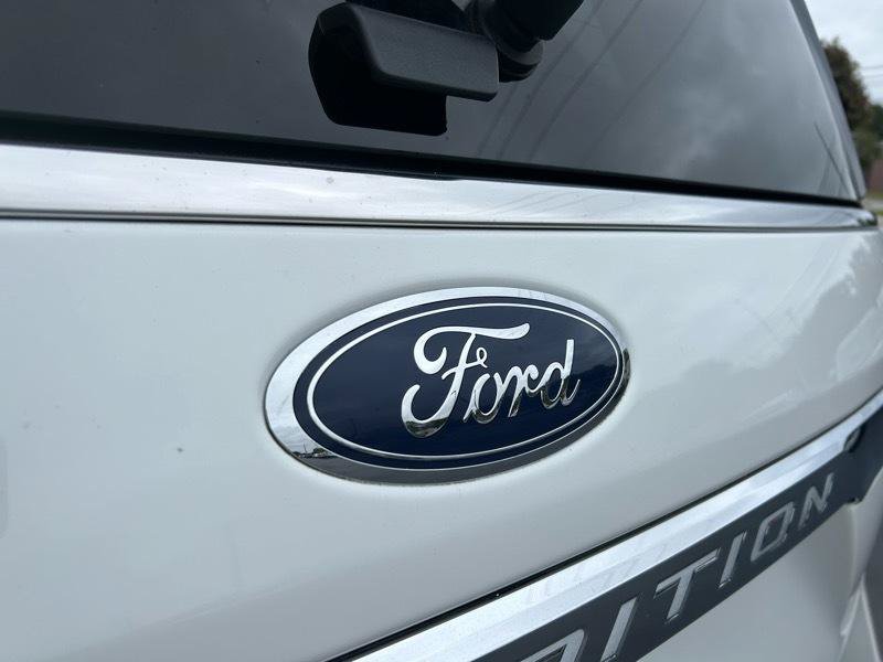 Used 2020 Ford Expedition XLT w/ Equipment Group 202A AWD/4WD image 35