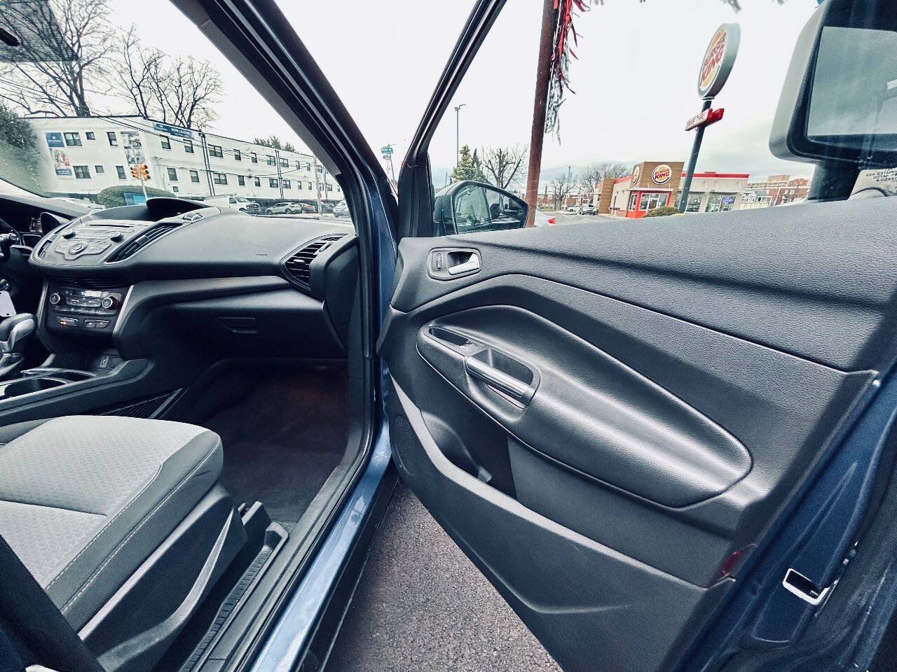Used 2018 Ford Escape SE AWD/4WD image 25