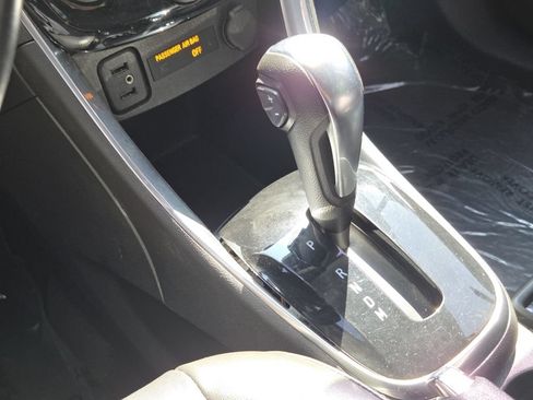 Used 2018 Chevrolet Trax Premier FWD image 36