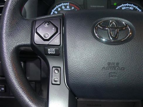 Used 2017 Toyota Tacoma SR image 28