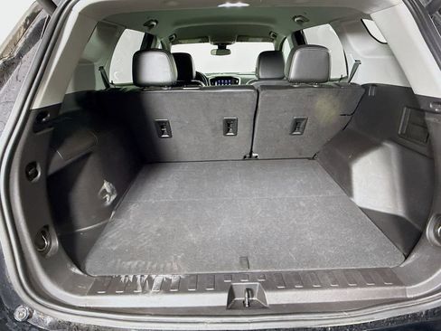 Used 2024 GMC Terrain SLT image 24