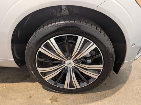 Used 2023 Volvo XC60 B5 Plus w/ Climate Package image 7