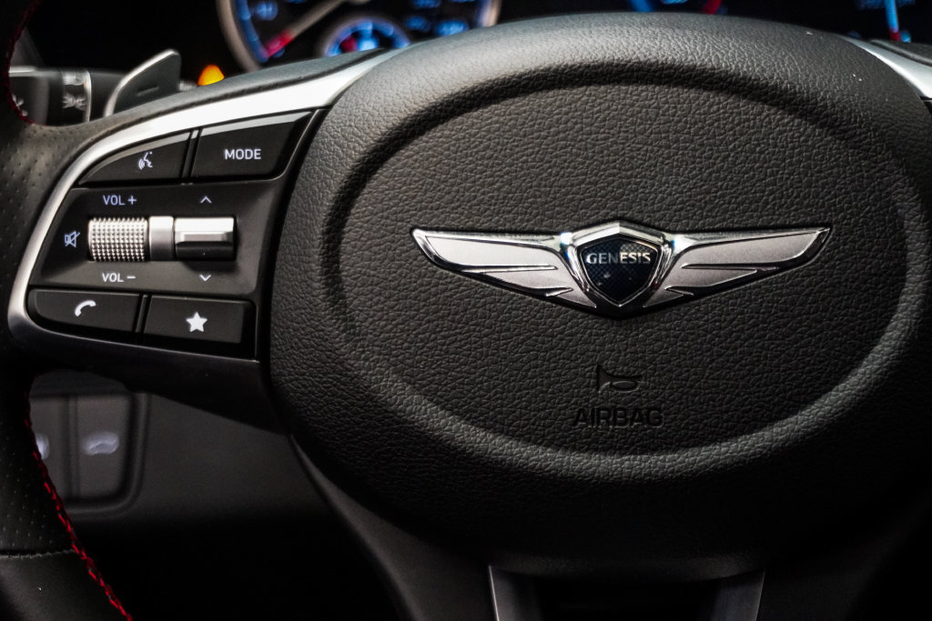 Used 2023 Genesis G70 2.0T w/ Sport Prestige Package RWD image 16