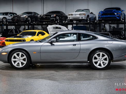Used 2003 Jaguar XK8 Coupe image 2