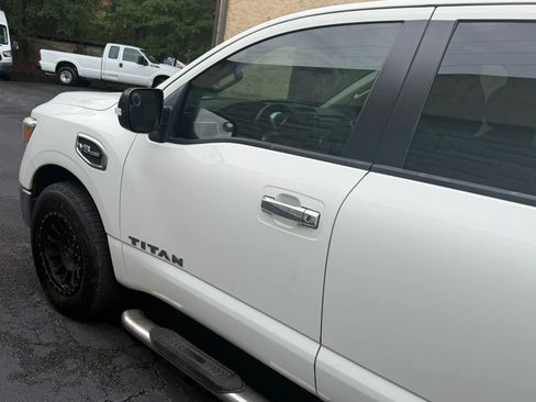 Used 2017 Nissan Titan SV RWD image 33
