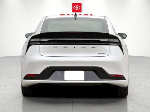 New 2026 Toyota Prius Plug-In Hybrid image 4