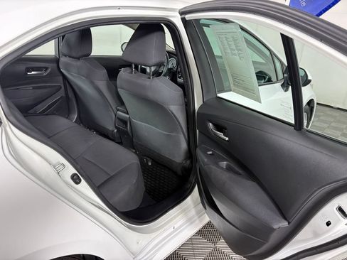 Used 2021 Toyota Corolla LE FWD image 29