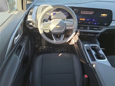 New 2026 Chevrolet Equinox EV LT image 16