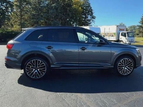 Used 2025 Audi SQ7 Prestige image 9
