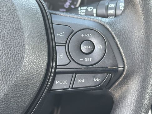 Certified 2019 Toyota RAV4 XLE w/ Convenience Package FWD image 8