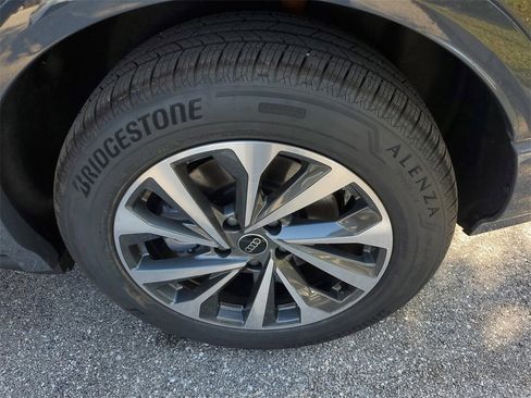 New 2025 Audi Q6 e-tron Premium image 29