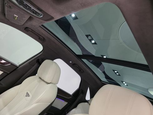 Used 2023 Bentley Bentayga image 9