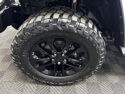 Used 2023 Jeep Gladiator Overland image 21