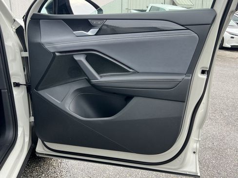 New 2026 Volkswagen Tiguan SE R-Line image 9