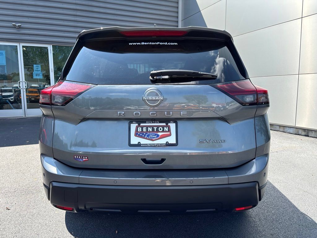 Used 2024 Nissan Rogue SV AWD/4WD image 8