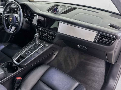 Certified 2021 Porsche Macan S image 30
