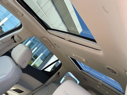 Used 2023 GMC Acadia Denali w/ Denali Technology Package FWD image 34