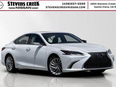 Used 2021 Lexus ES 300h w/ Accessory Package 2