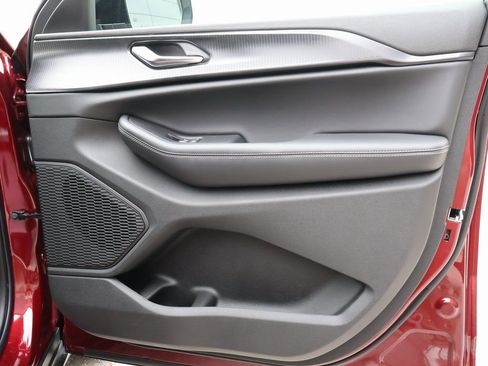 New 2025 Jeep Grand Cherokee L Altitude image 8