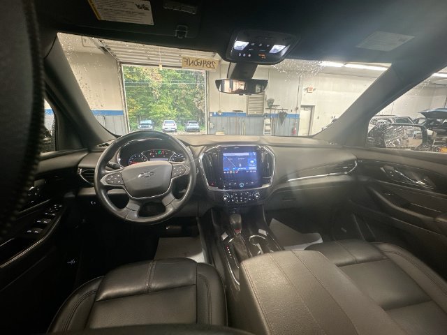 Used 2023 Chevrolet Traverse RS w/ LPO, Floor Liner Package AWD/4WD image 31