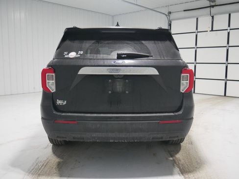Certified 2022 Ford Explorer XLT image 6