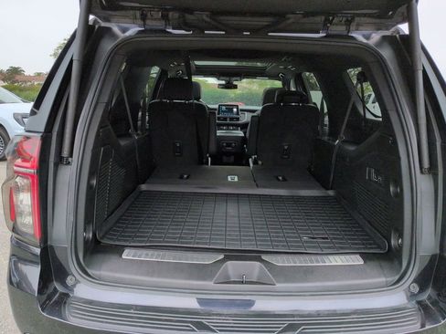 Used 2022 Chevrolet Suburban RST w/ Luxury Package AWD/4WD image 28