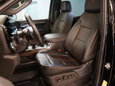 Certified 2024 Chevrolet Silverado 1500 High Country w/ High Country Premium Package AWD/4WD image 3