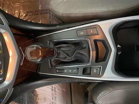 Used 2010 Cadillac SRX Luxury image 20