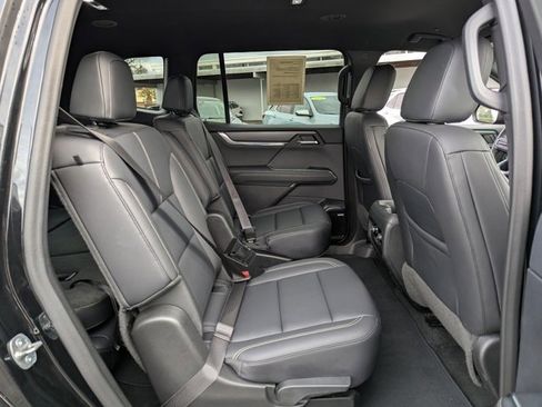 Used 2024 GMC Acadia Elevation image 39