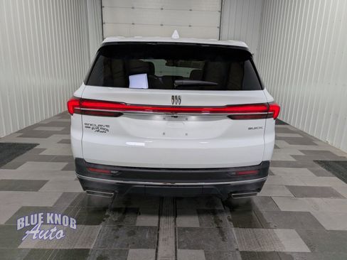 Used 2025 Buick Enclave Preferred image 3