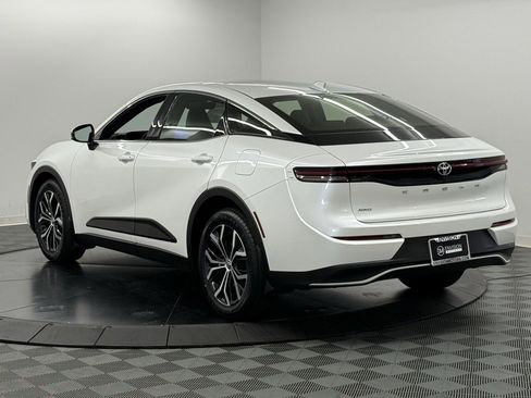 Used 2023 Toyota Crown XLE image 10