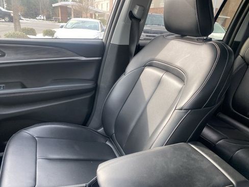 Used 2023 Jeep Grand Cherokee 4WD 4xe image 33