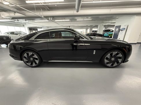 Certified 2024 Rolls-Royce Spectre w/ Spectre Launch Package AWD/4WD image 4