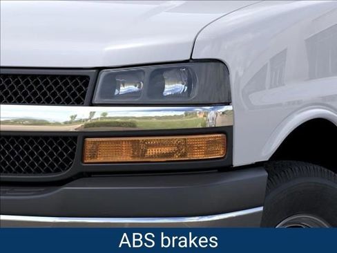 New 2026 Chevrolet Express 4500 4500 Series w/ Power Convenience Package image 11