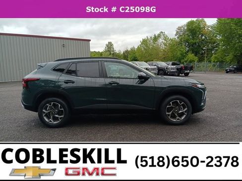 New 2025 Chevrolet Trax LT w/ Driver Confidence Package image 2