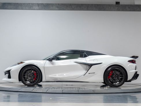 Used 2023 Chevrolet Corvette Z06 RWD image 43