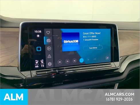 Used 2025 Volkswagen Atlas SE image 28