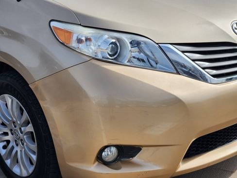 Used 2014 Toyota Sienna XLE image 5