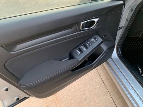 Used 2025 Honda Civic Sport image 22