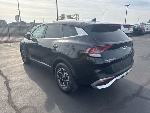 Used 2024 Kia Sportage LX image 6