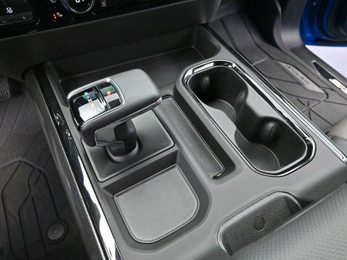 Used 2025 Chevrolet Silverado 1500 ZR2 w/ Technology Package image 26