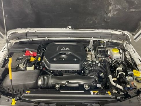 Used 2022 Jeep Wrangler Rubicon AWD/4WD image 36