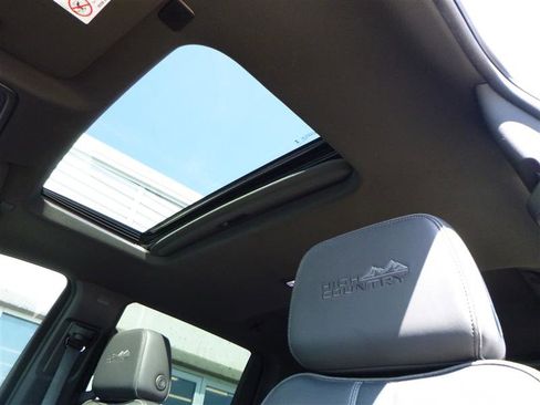 Used 2023 Chevrolet Silverado 2500 High Country image 22