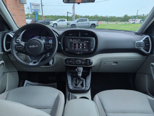 Used 2025 Kia Soul LX FWD image 13