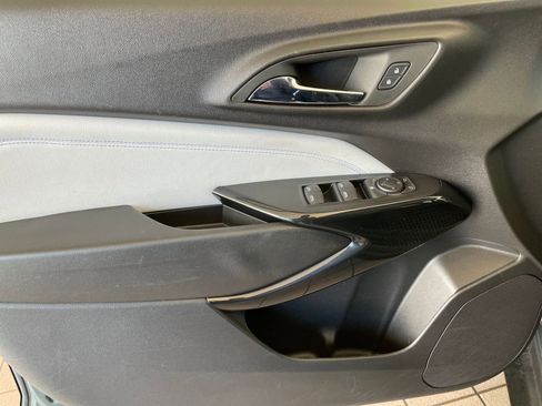 Used 2025 Chevrolet Trax LT image 18