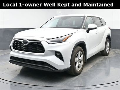 Used 2022 Toyota Highlander LE