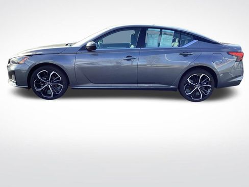 Used 2025 Nissan Altima 2.5 SR AWD/4WD image 6