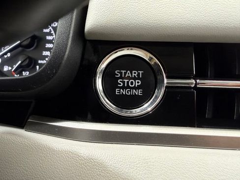 Used 2025 Mitsubishi Outlander SE AWD/4WD image 43